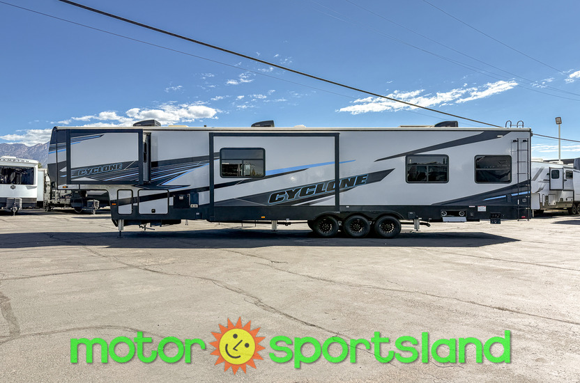 2025 Heartland Cyclone 4014C - Image 6