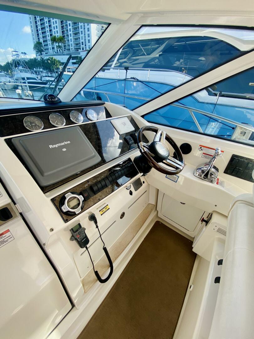 2010 Sea Ray 450 Sundancer - Image 28