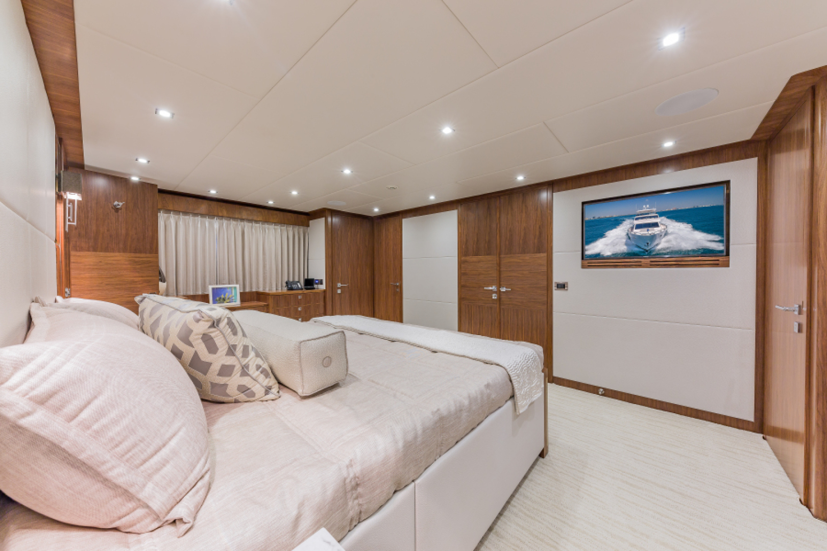 2018 Hargrave Raised Pilothouse - Image 28