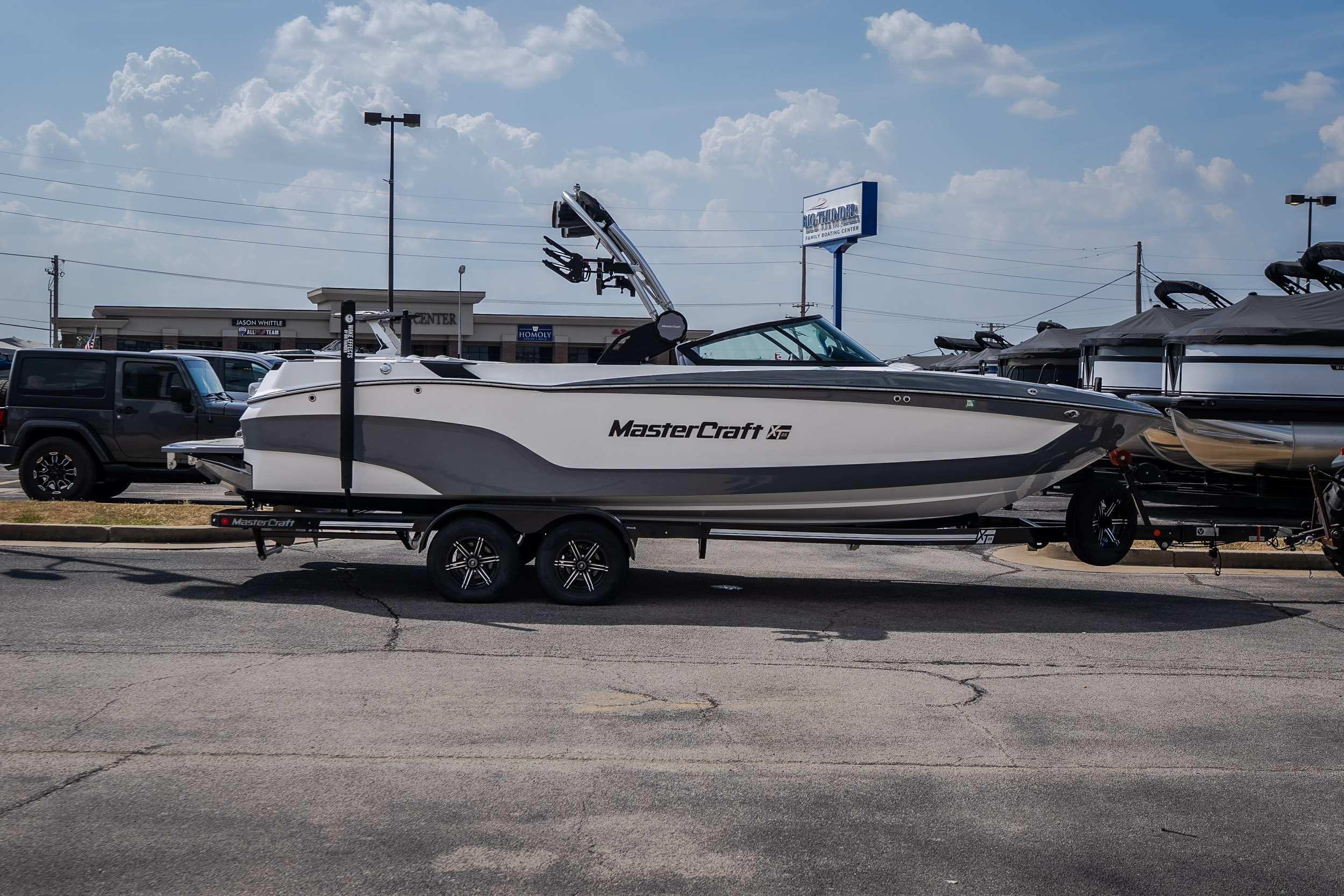 2024 MasterCraft XT25 - Image 2