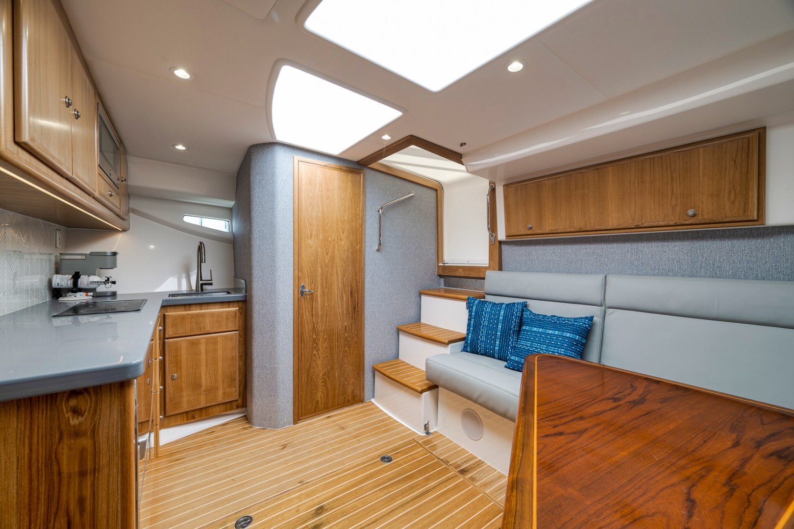 2022 Mag Bay - Image 43