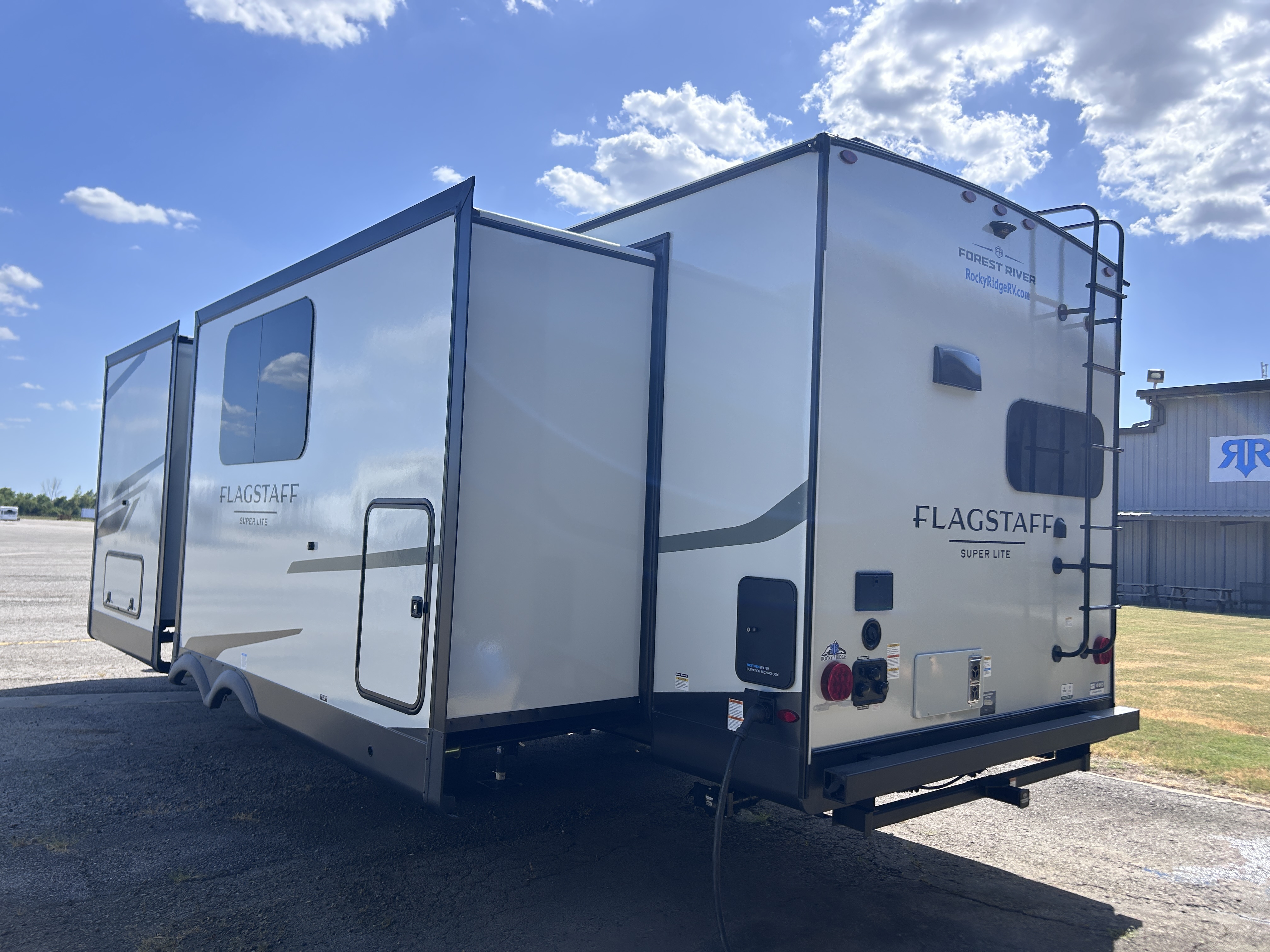 2027 Forest River Flagstaff Super Lite 27RKS - Image 6