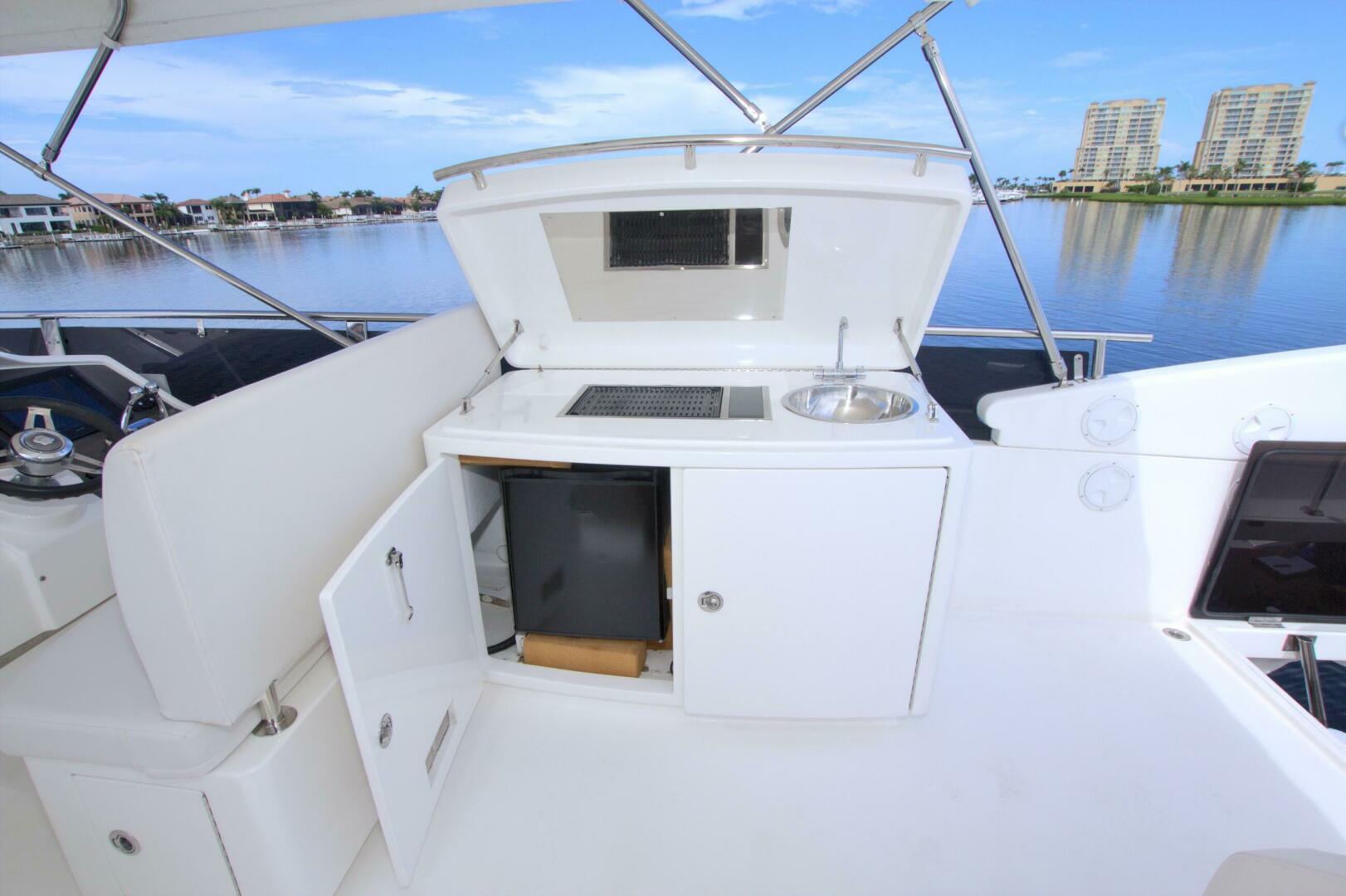 2015 Dyna Yachts 60 Pilothouse Motoryacht - Image 15