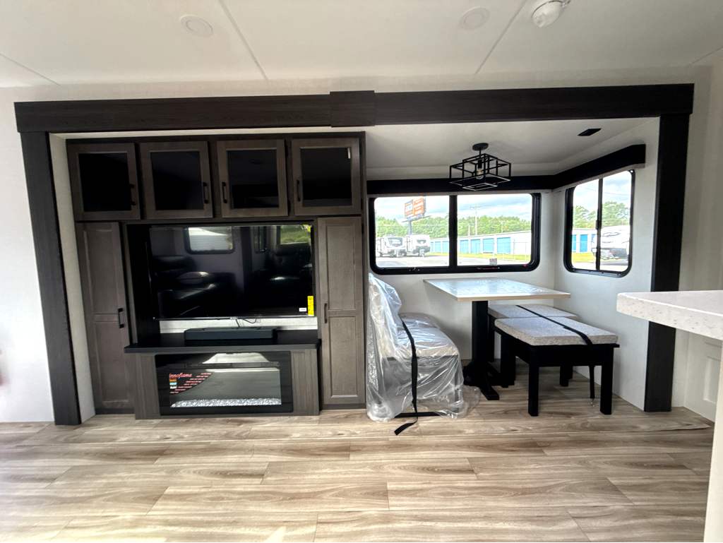 2027 VENTURE RV SPORTTREK 336VRK - Image 12