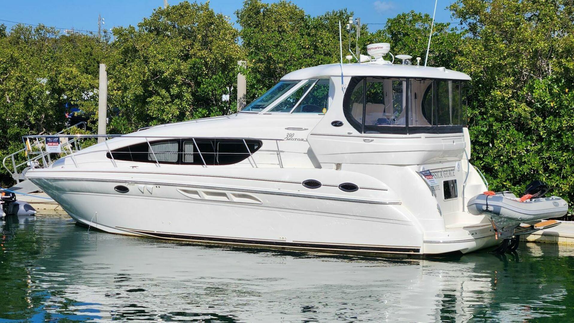 2004 Sea Ray 390 Motor Yacht - Image 4