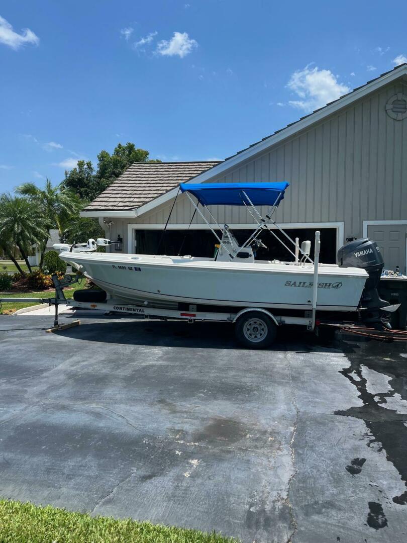 2009 Sailfish 1900 BB Bay Boat - Image 1