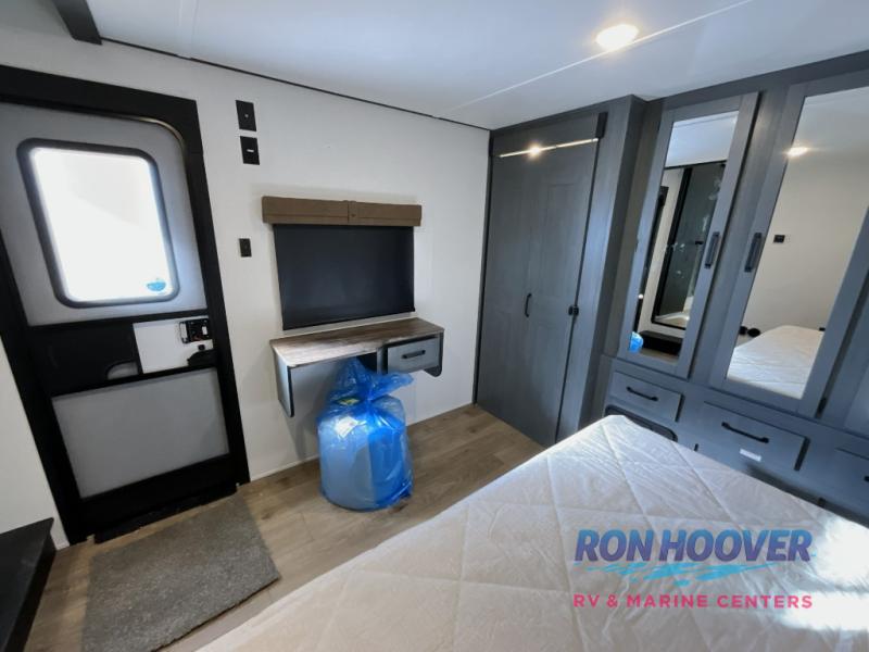 2026 PALOMINO 402LFT - Image 33
