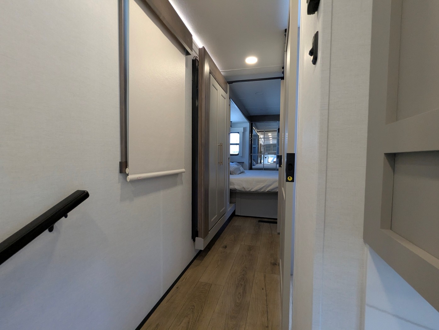 2026 Alliance RV Paradigm 340RL - Image 22