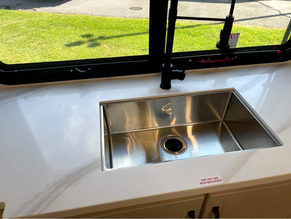 2027 VENTURE RV SPORTTREK 353VRK - Image 11