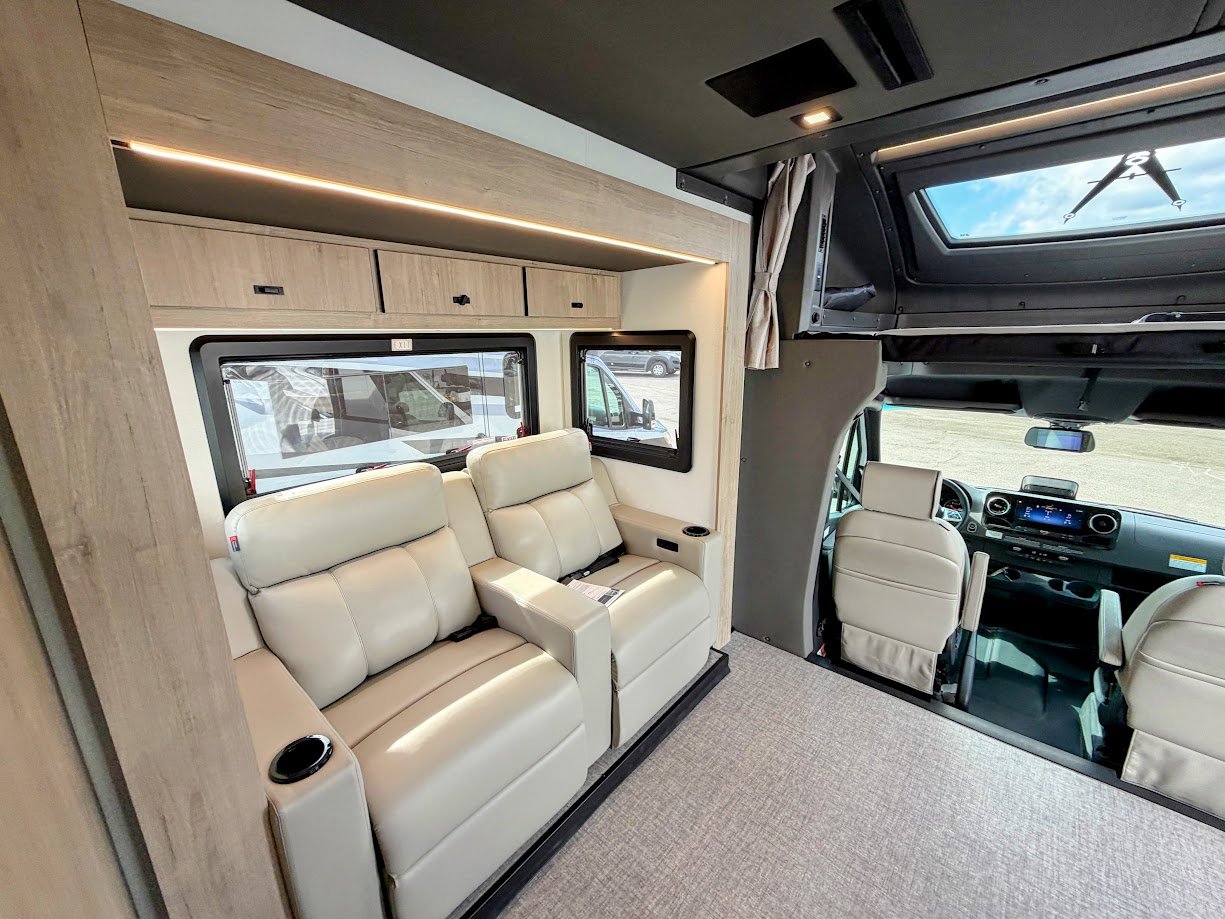 2026 Grand Design Lineage Series M 25TK - Image 53