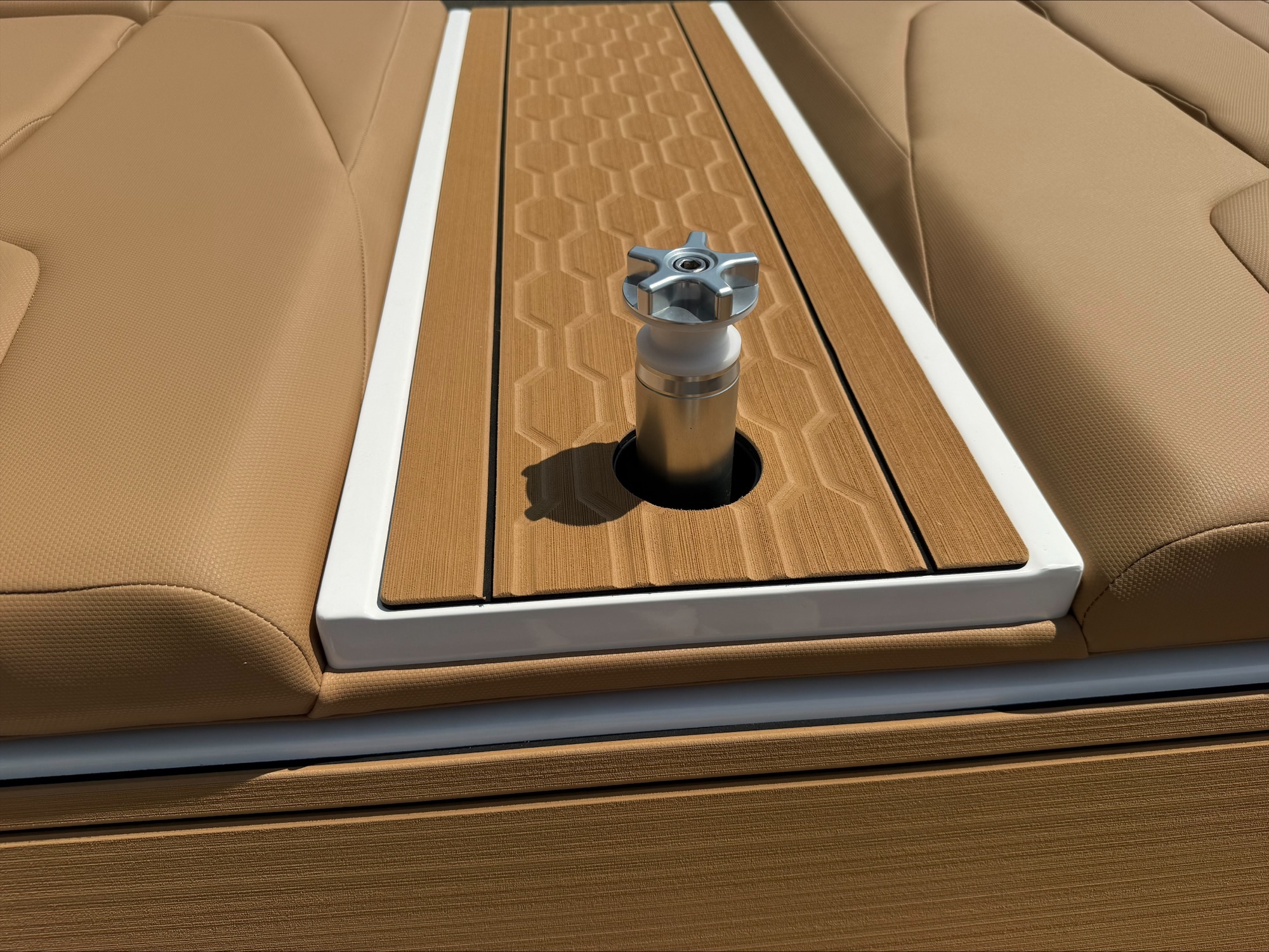 2027 MasterCraft XT24 - Image 22