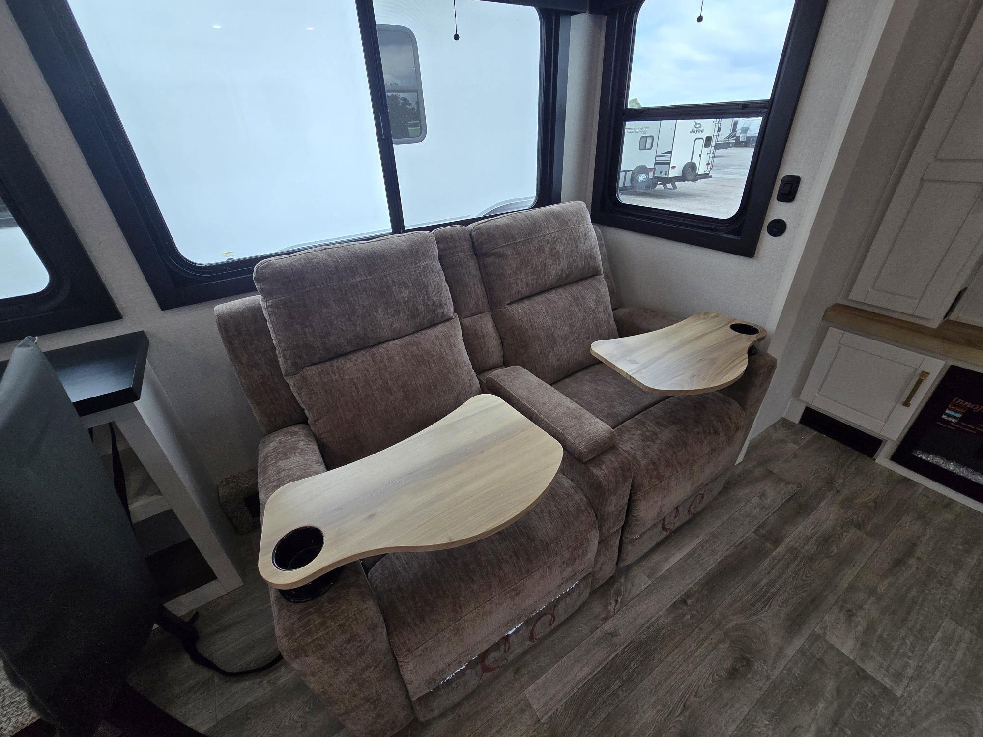 2026 JAYCO EAGLE 335LSTS - Image 17