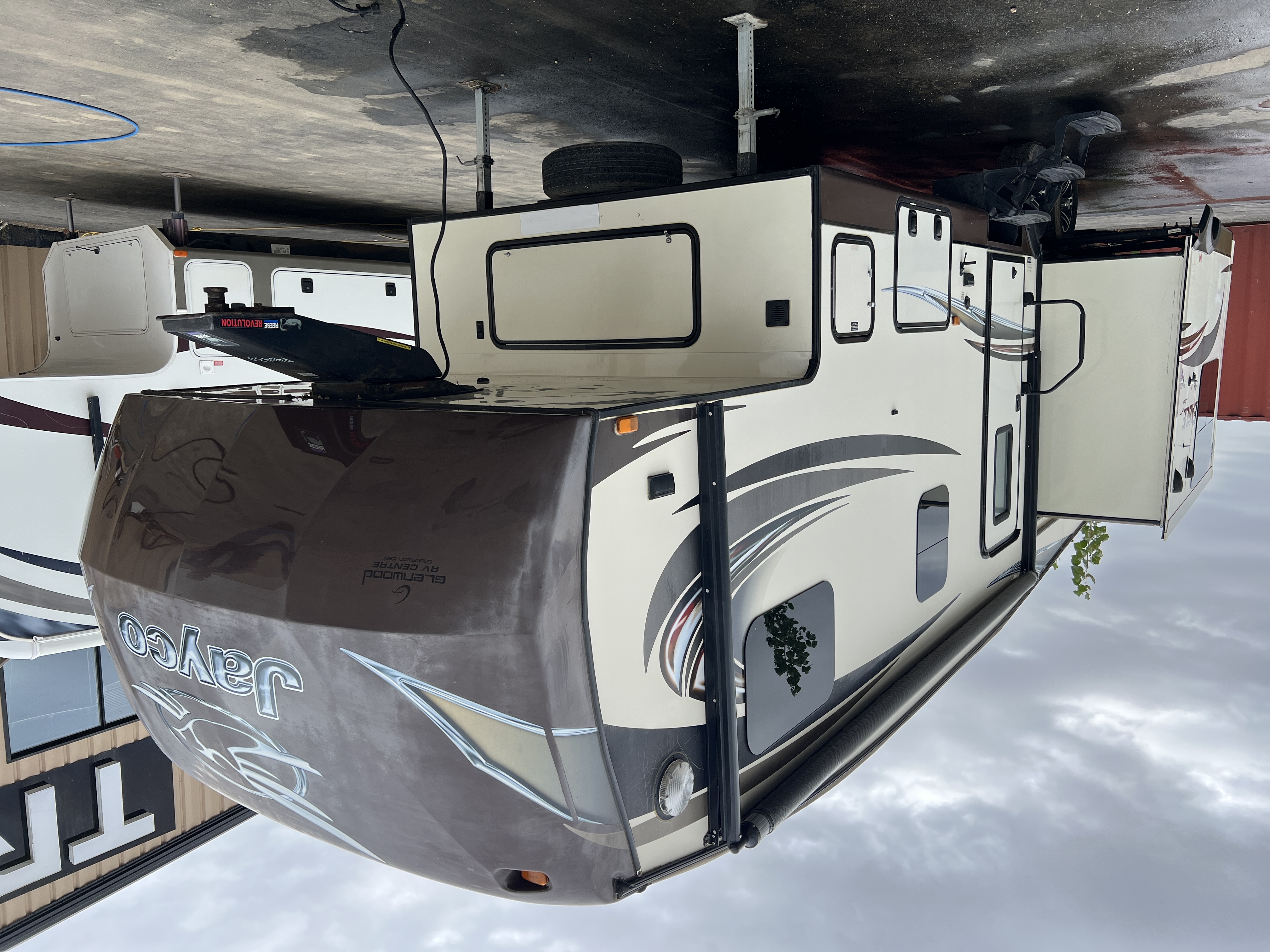 2014 Jayco Eagle HT 27.5RLTS - Image 1