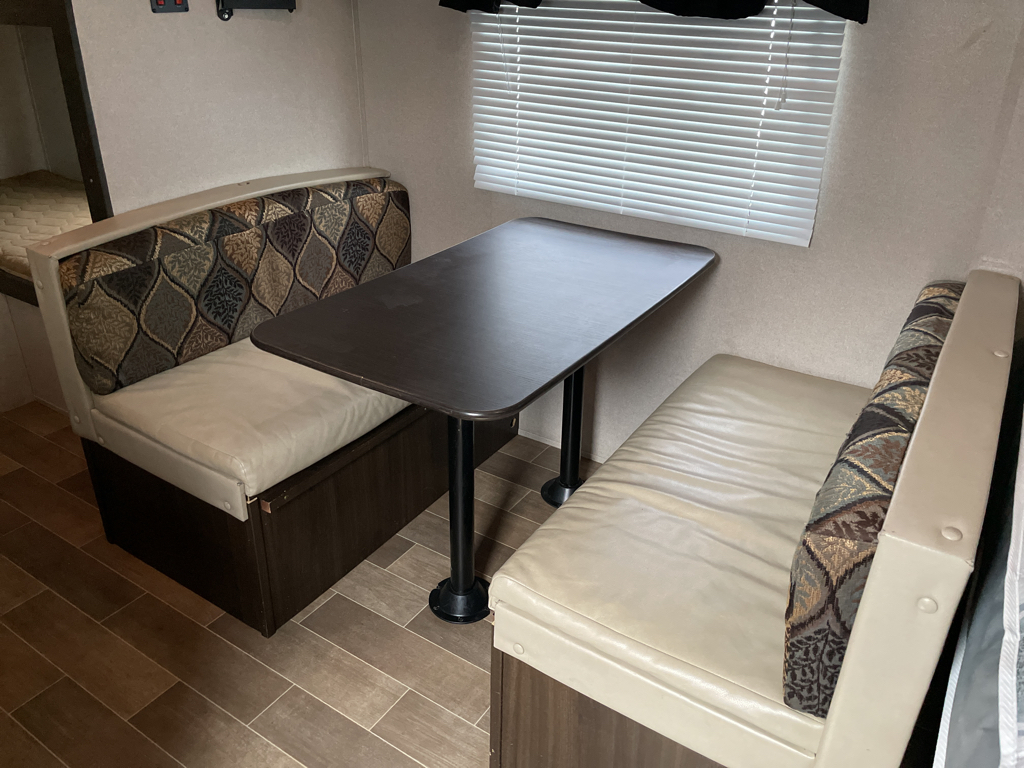2019 Keystone Springdale Mini 1800BH - Image 6