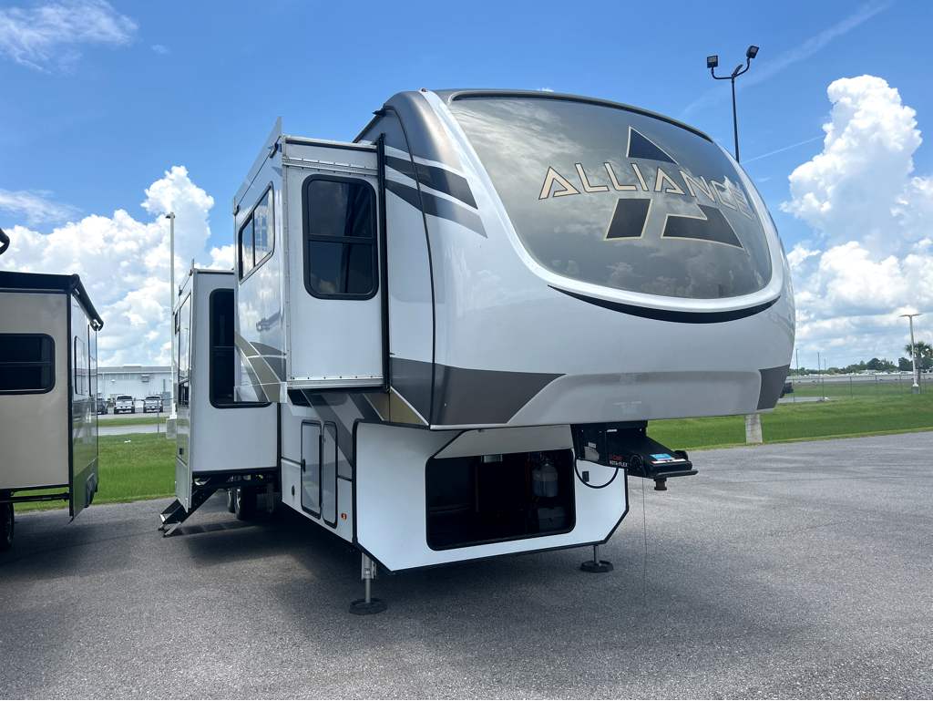 2022 PARADIGM ALLIANCE 385FL - Image 1