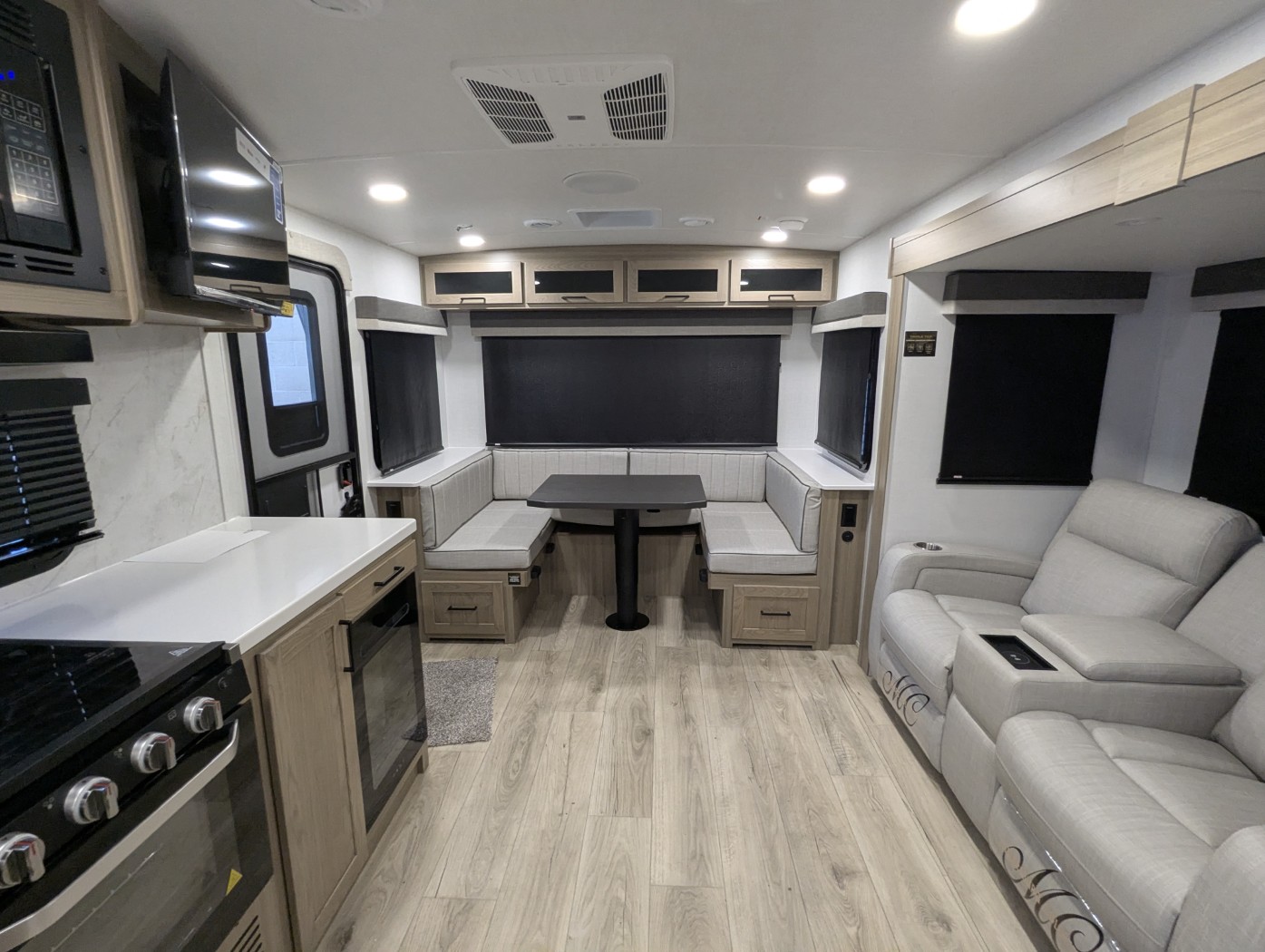 2027 Forest River Rockwood Ultra Lite 2618RD - Image 29