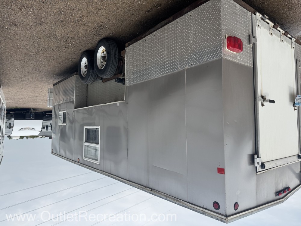 2007 ICE CASTLE TOY HAULER 8X20 - Image 2