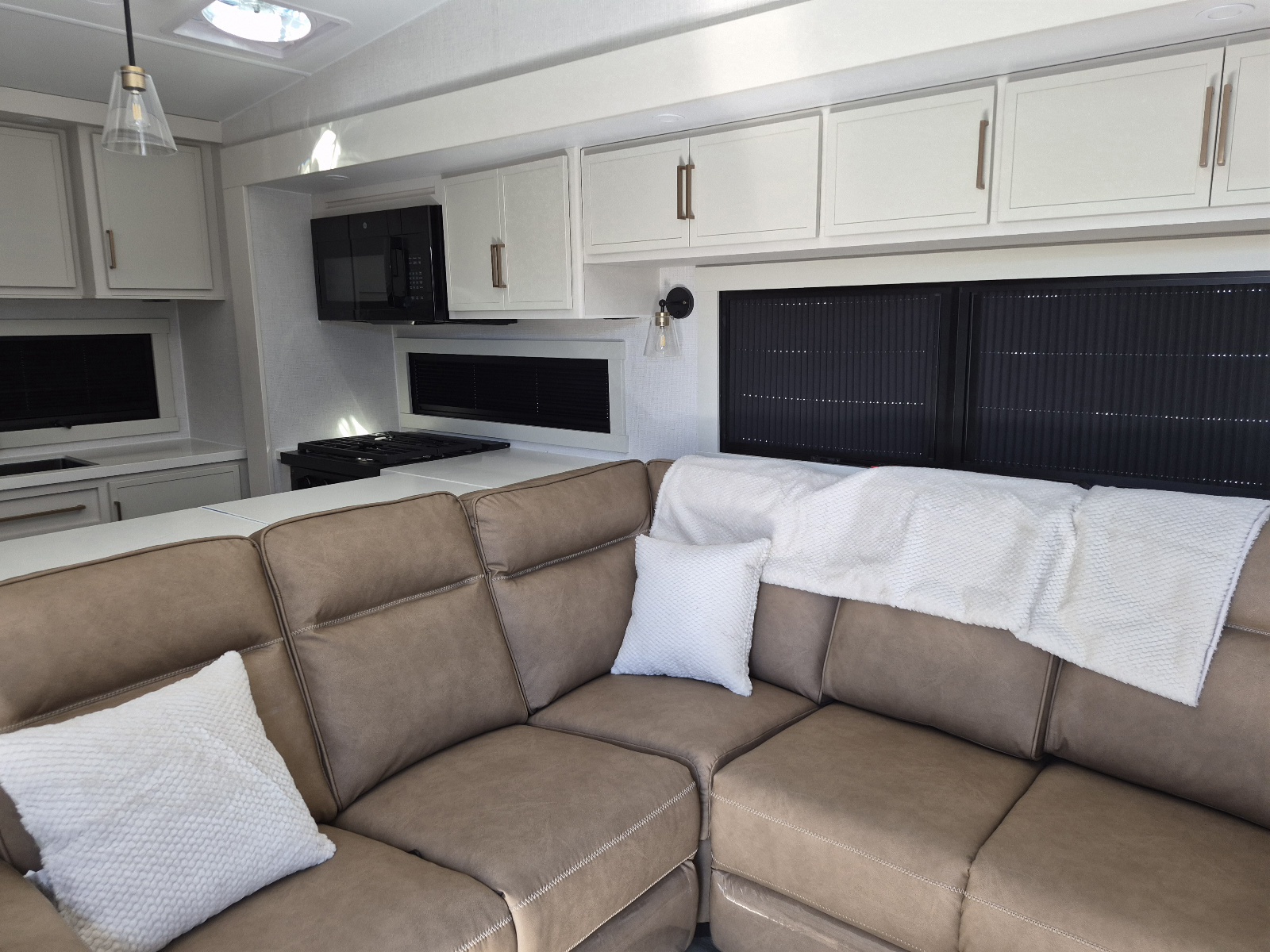 2027 Brinkley RV Model Z 2700 - Image 5