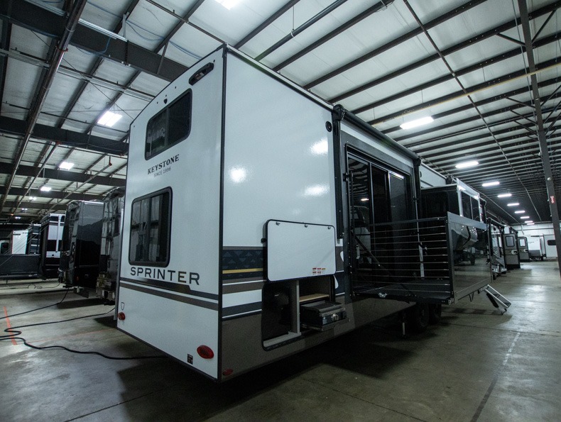2026 Keystone Sprinter 3950SSP - Image 2