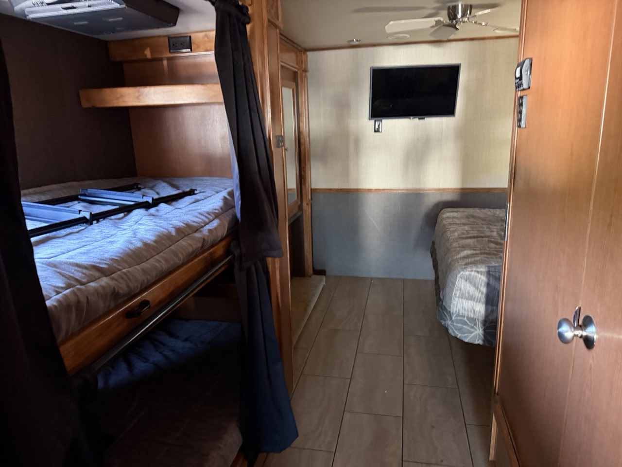 2016 Tiffin Allegro 35 QBA - Image 10