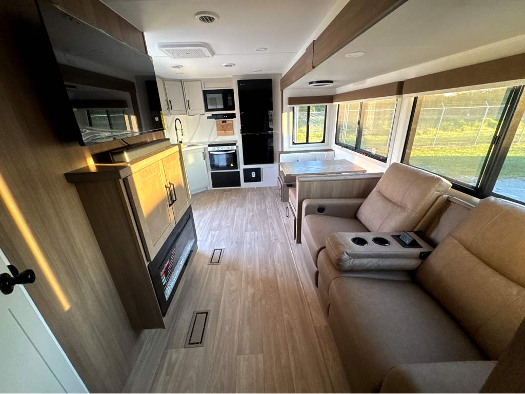 2027 VENTURE RV SPORTTREK 272VRK - Image 14