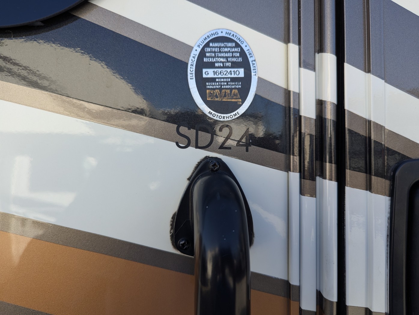 2018 Thor Motor Coach Synergy SD24 - Image 7