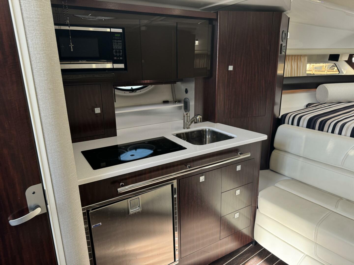 2018 Monterey 335 SY - Image 15