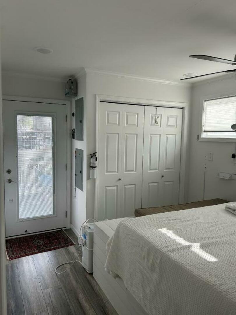 2019 Harbor Home Cozy Cottage 52' x 16' Tiny Boat - Image 16