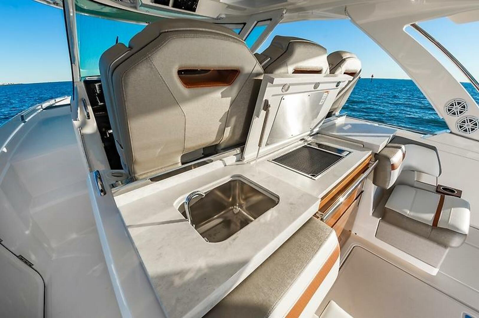 2023 TIARA YACHTS TIARA YACHTS 38 LS Base - Image 15