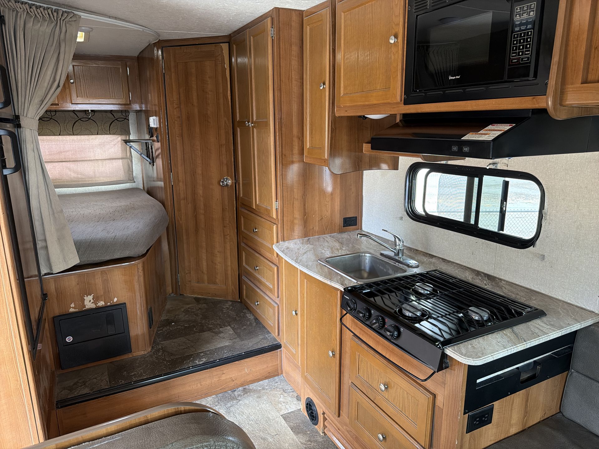 2019 Coachmen Leprechaun 230CB - Image 18