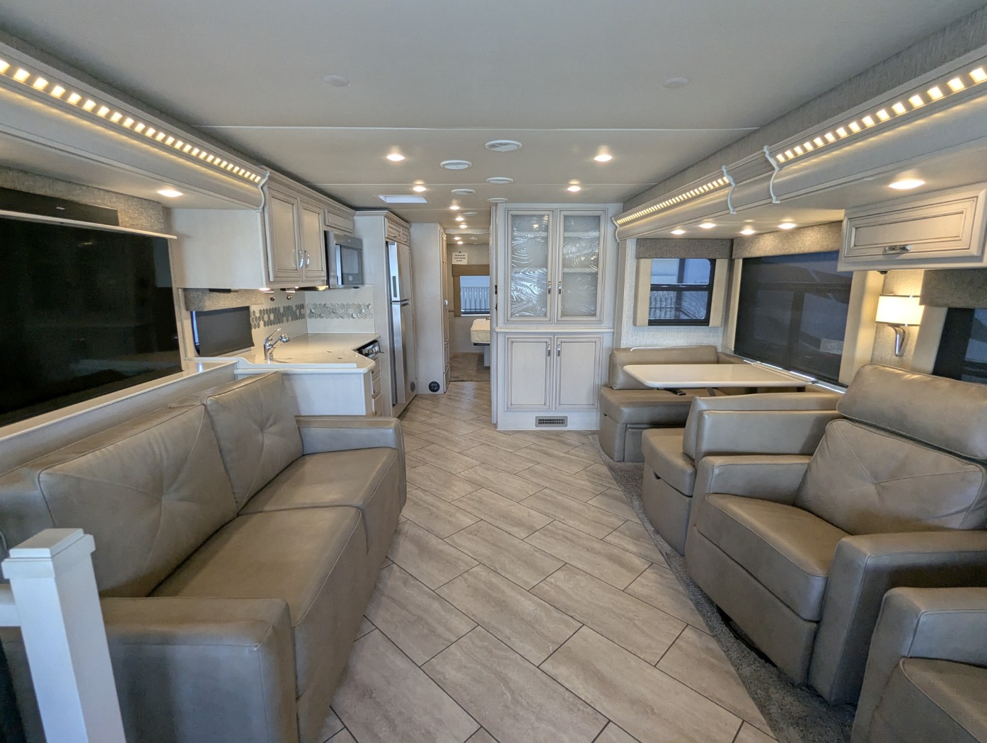 2021 Newmar Bay Star 3626 - Image 21