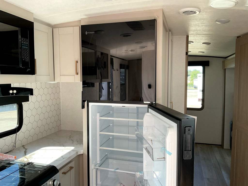 2027 JAYCO Jay Feather 33BH - Image 12