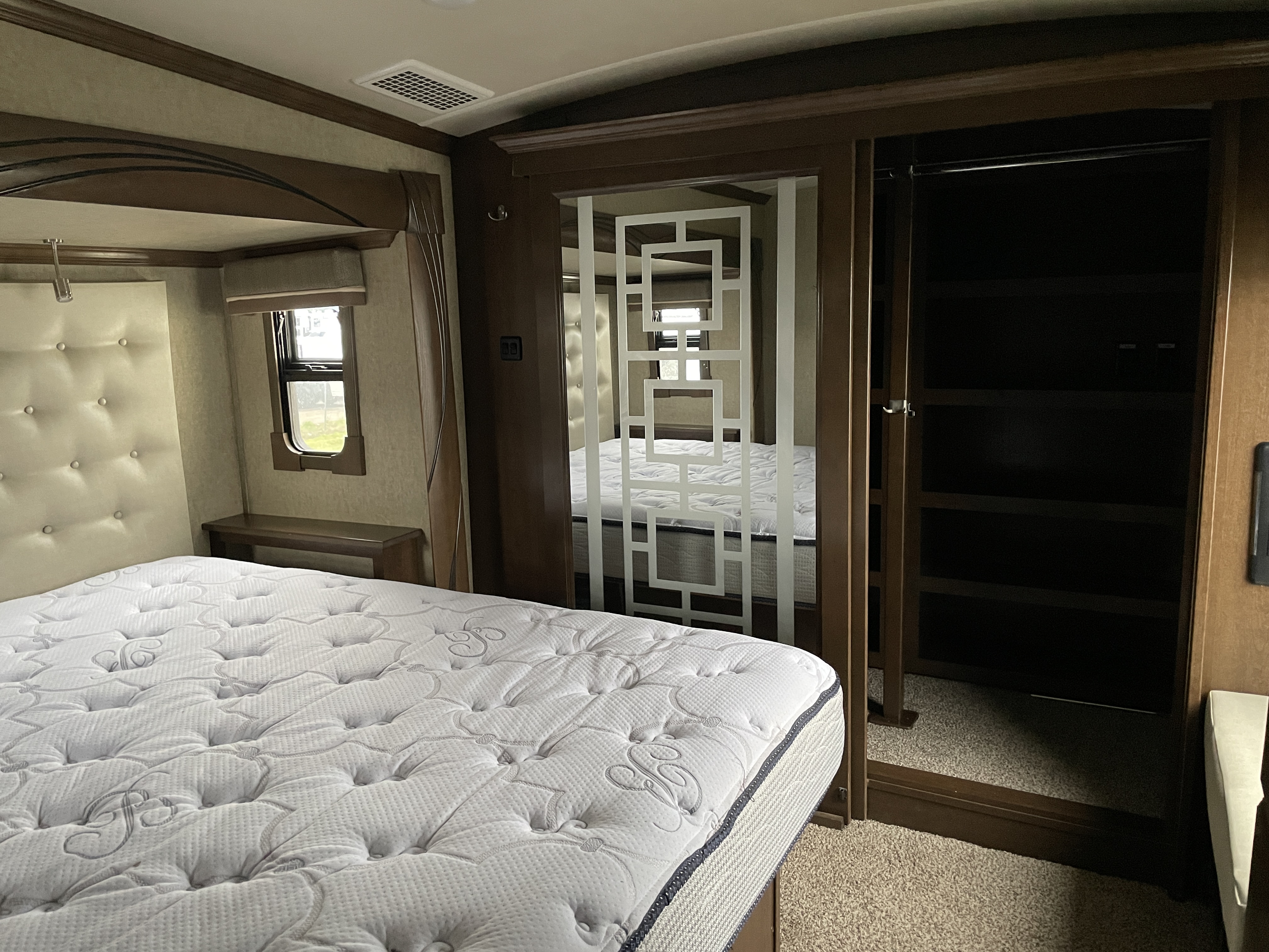 2018 Forest River Cedar Creek Champagne Edition 38EL - Image 22