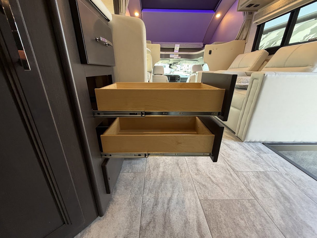 2026 THOR MOTOR COACH MAGNITUDE GRAND X32 - Image 32