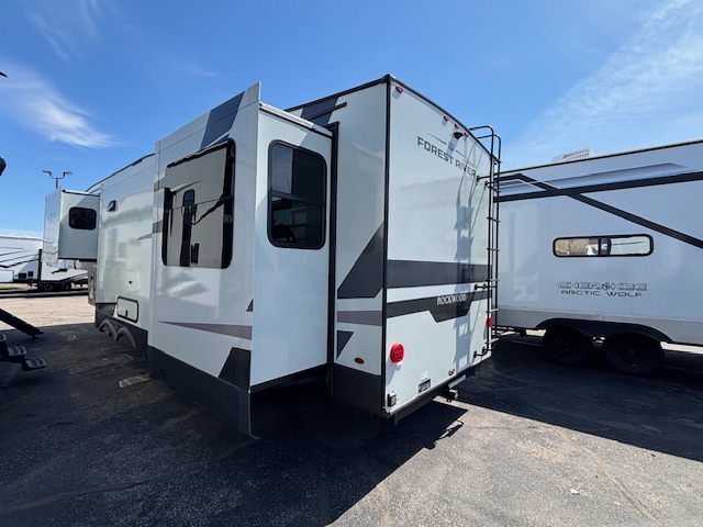 2025 ROCKWOOD SIGNATURE 375RL - Image 5