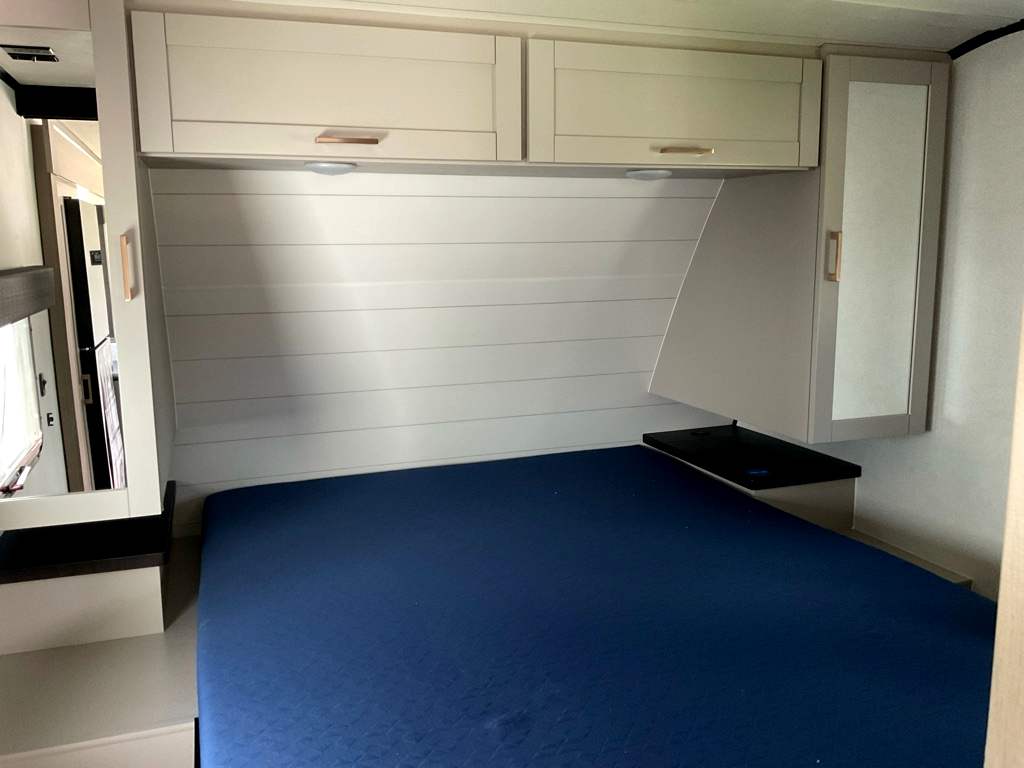 2027 JAYCO Jay Feather 25BH - Image 18