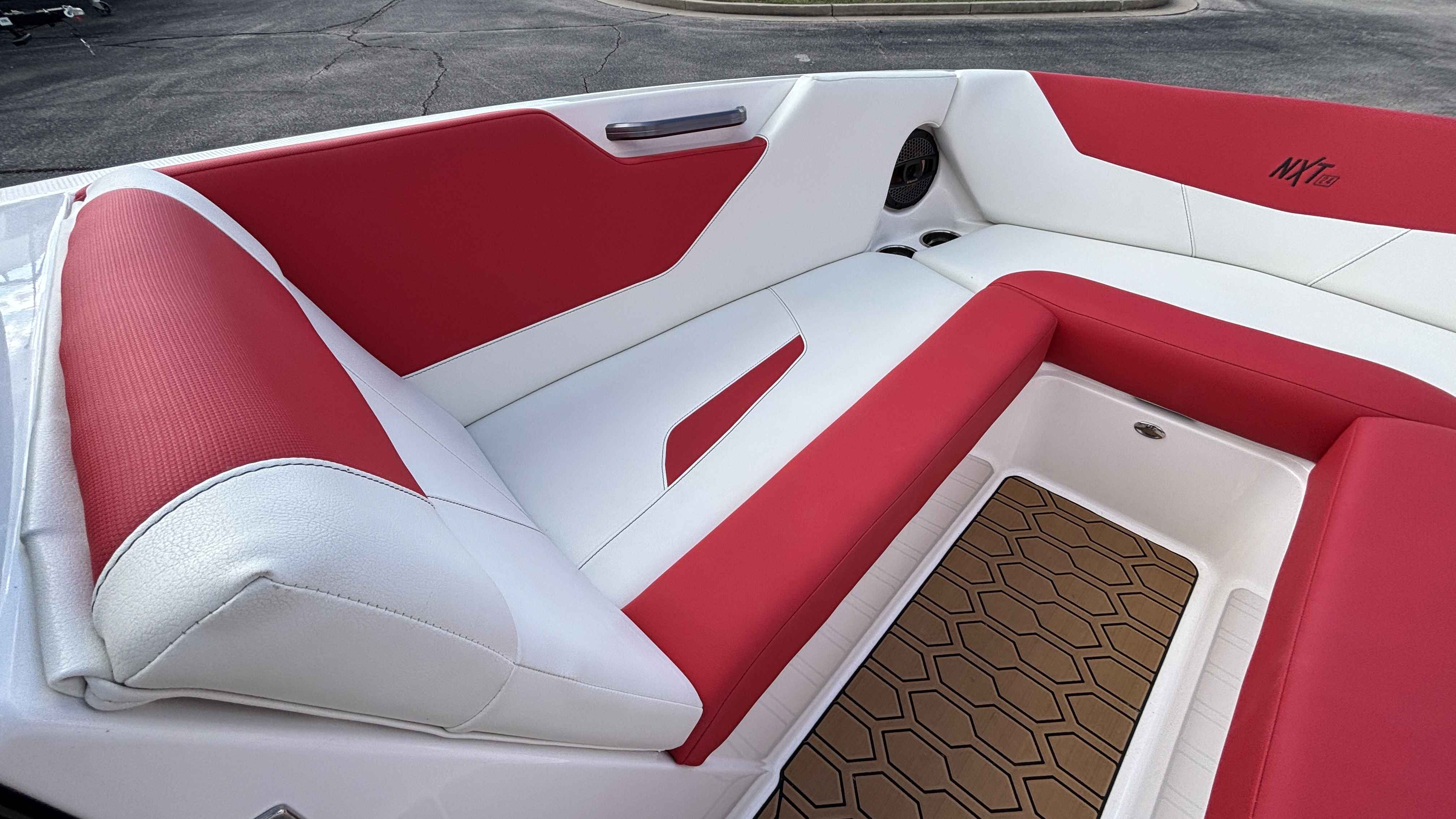 2023 MasterCraft NXT24 - Image 21