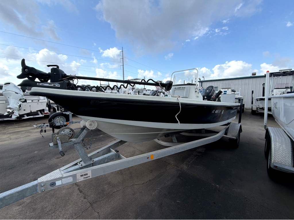 2015 BLAZER BAY 2015 1900 - Image 1