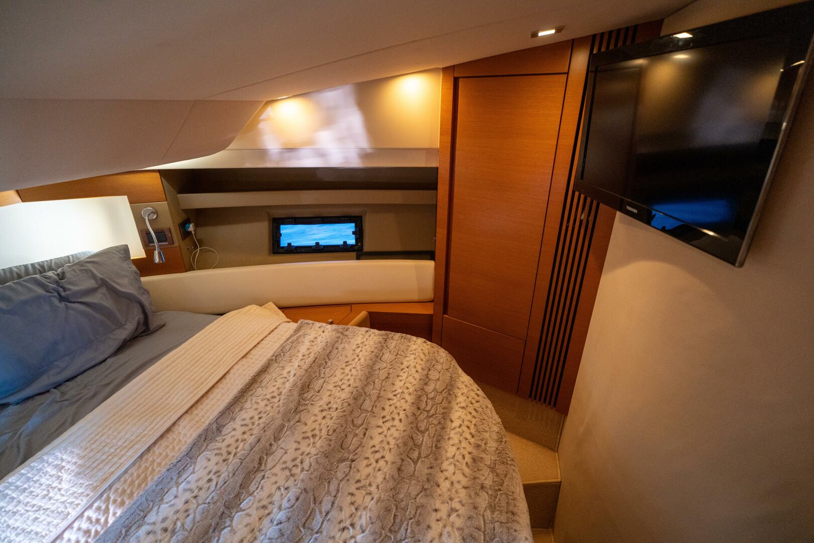 2013 Azimut 40 Flybridge - Image 49