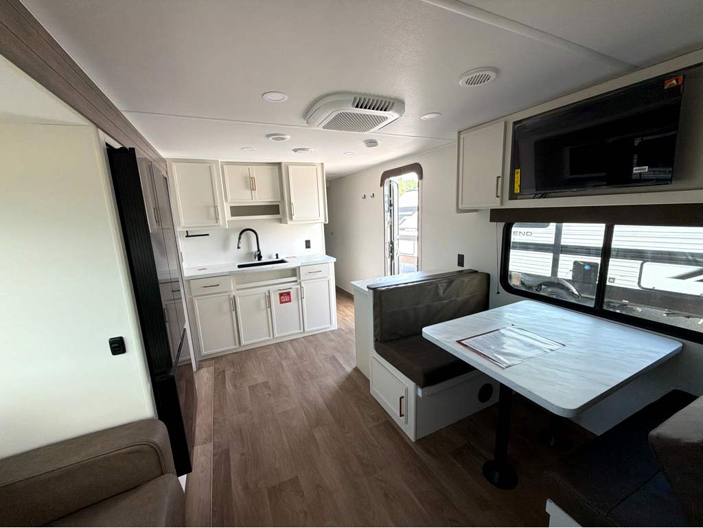 2027 GRAND DESIGN TRANSCEND 295QBT - Image 19