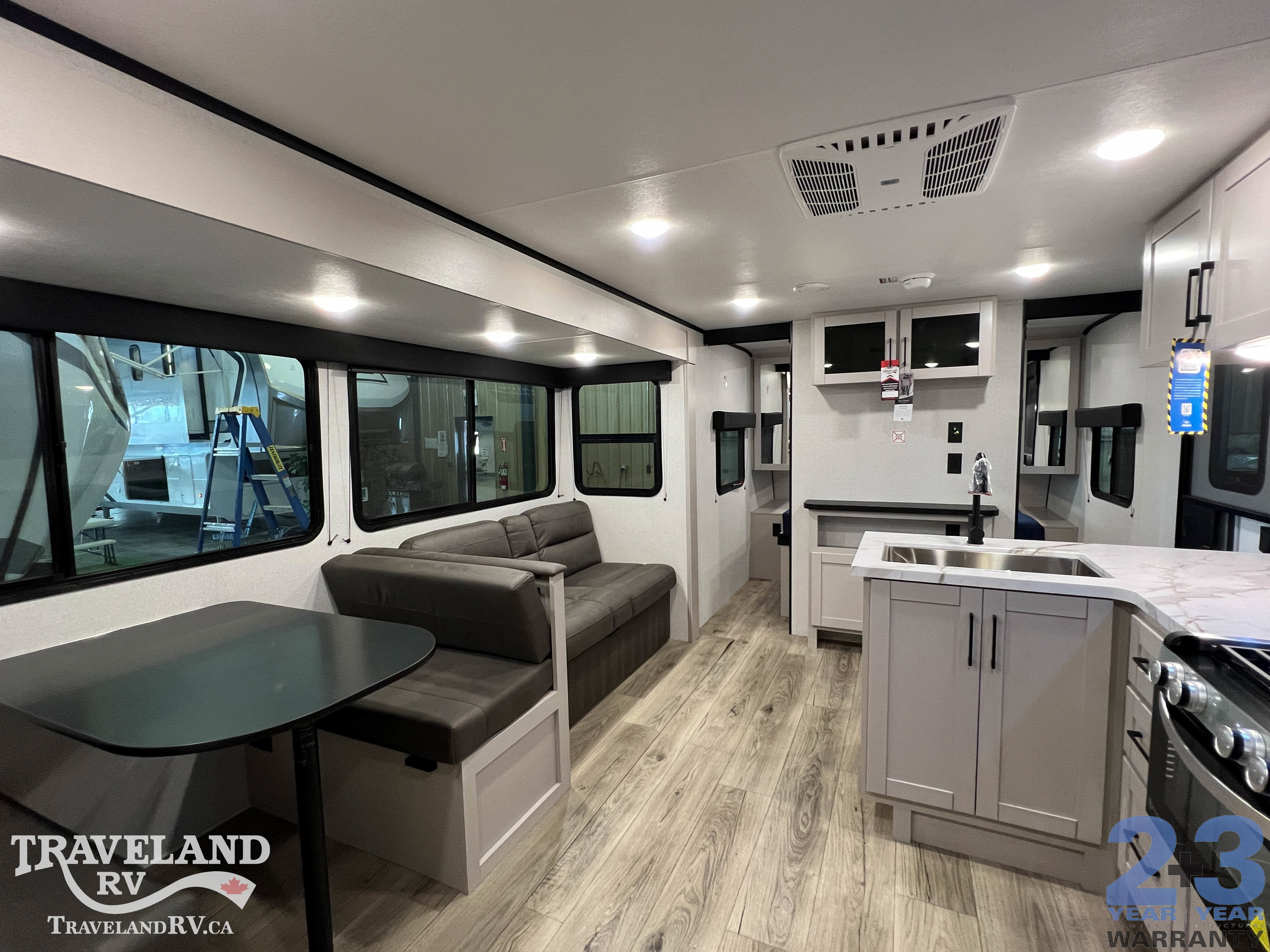 2026 JAYCO Jay Feather 26BHSL - Image 4