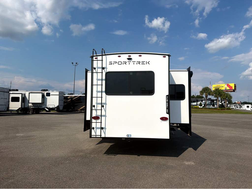 2027 VENTURE RV SPORTTREK 303VIK - Image 4