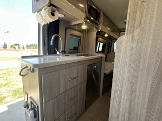 2023 THOR MOTOR COACH SEQUENCE 20J - Image 12