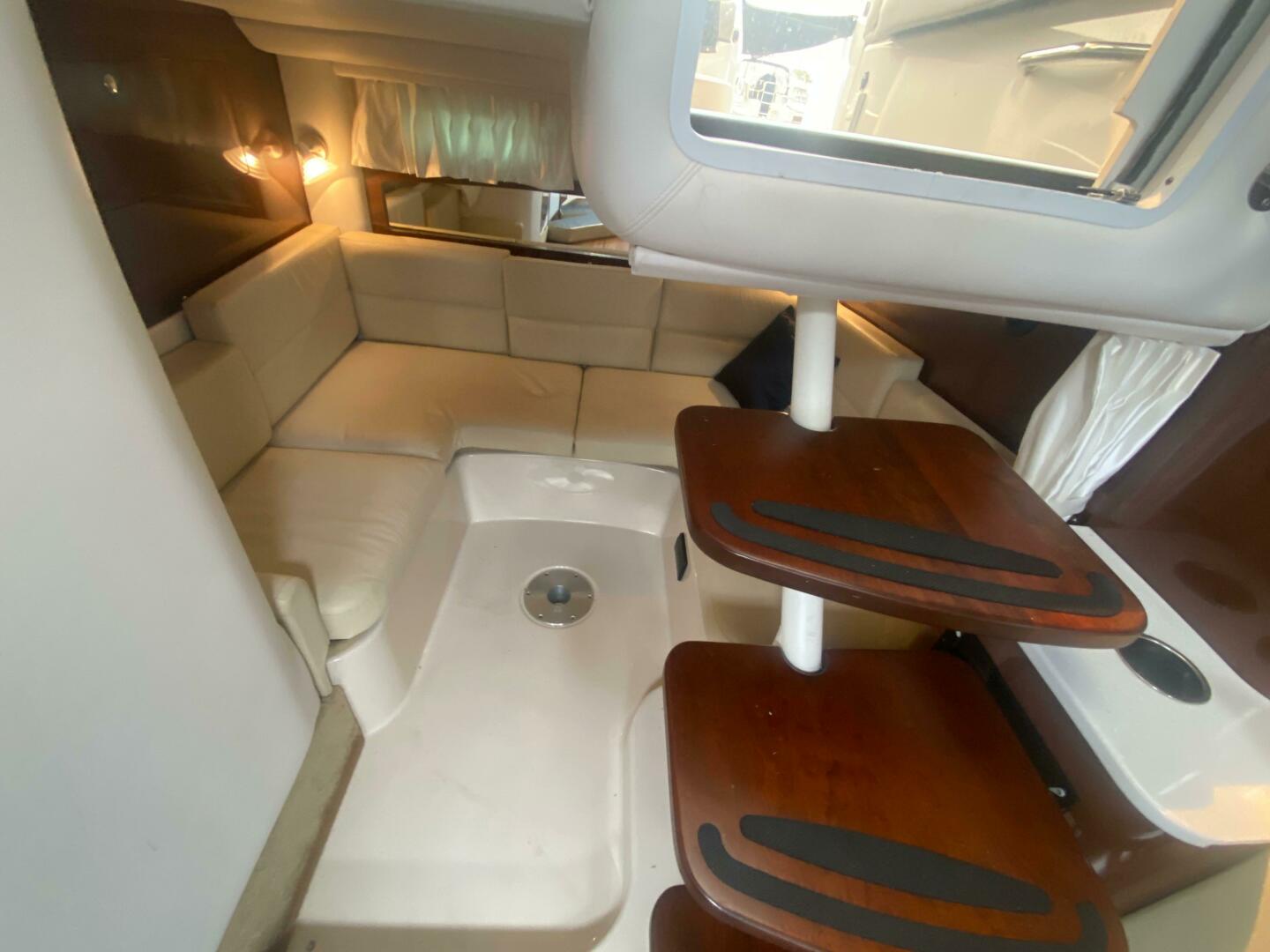 2018 Four Winns 355 Vista - Image 22