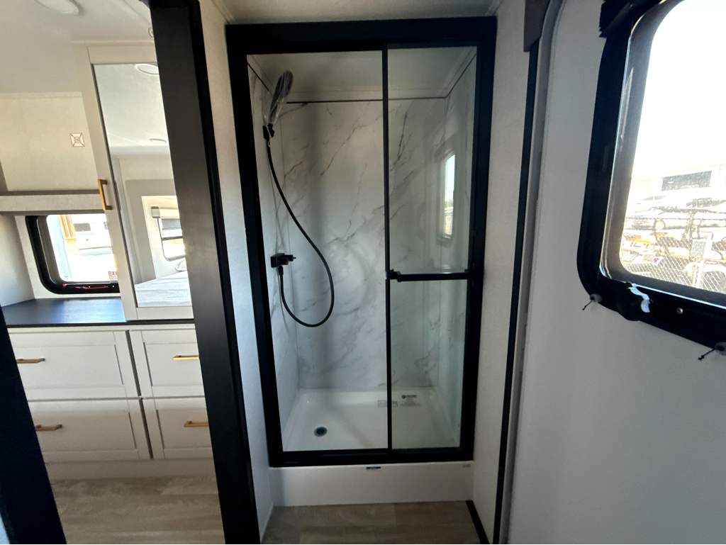 2027 JAYCO NORTH POINT 375TBDB - Image 17