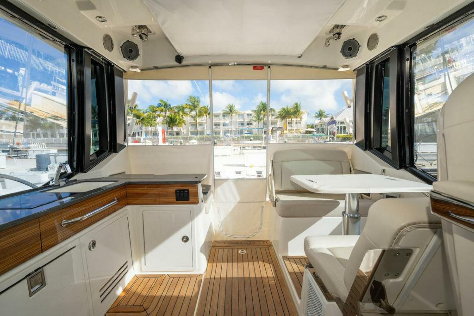 2023 Boston Whaler 405 Conquest - Image 32