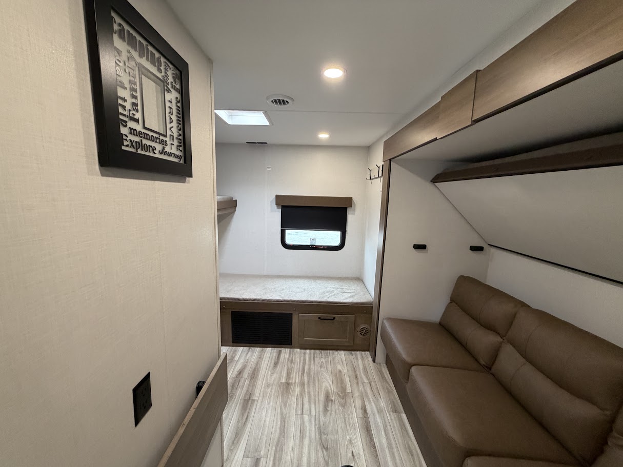 2027 VENTURE RV SPORTTREK 333VIK - Image 48