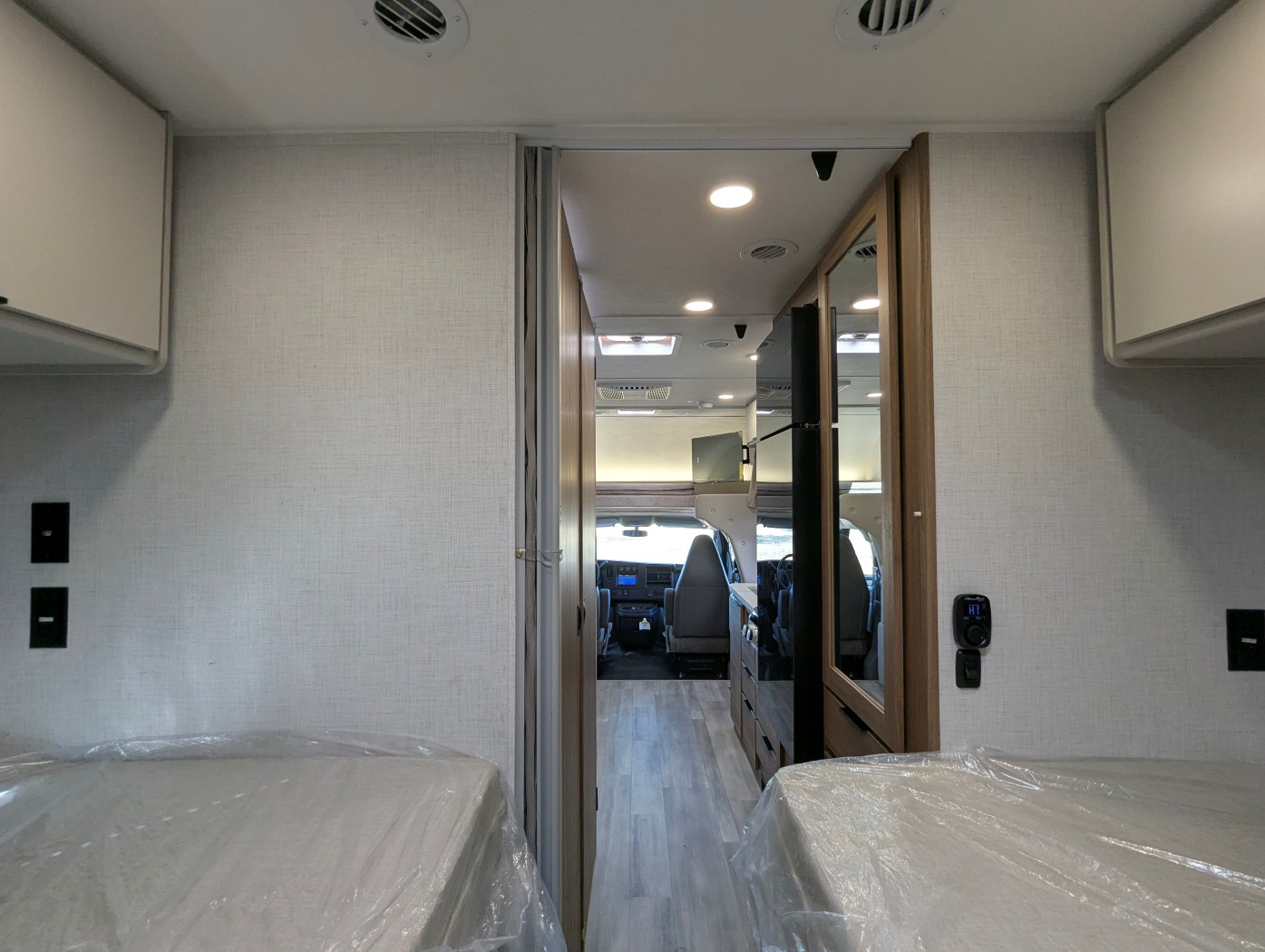 2027 Thor Motor Coach Four Winds 25Z - Image 24