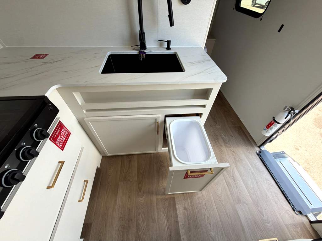 2027 GRAND DESIGN TRANSCEND 24BHX - Image 24