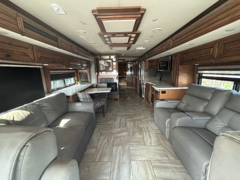 2020 American Coach American Revolution 42Q - Image 4